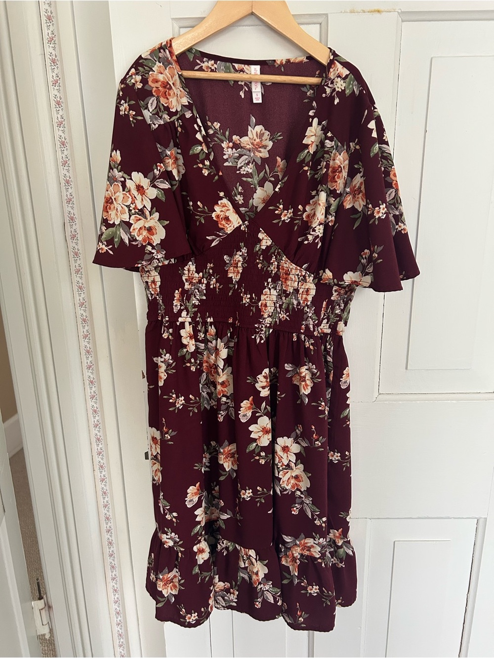 Burgundy Floral V-Neck Smocked Midi Dress / woman’s small